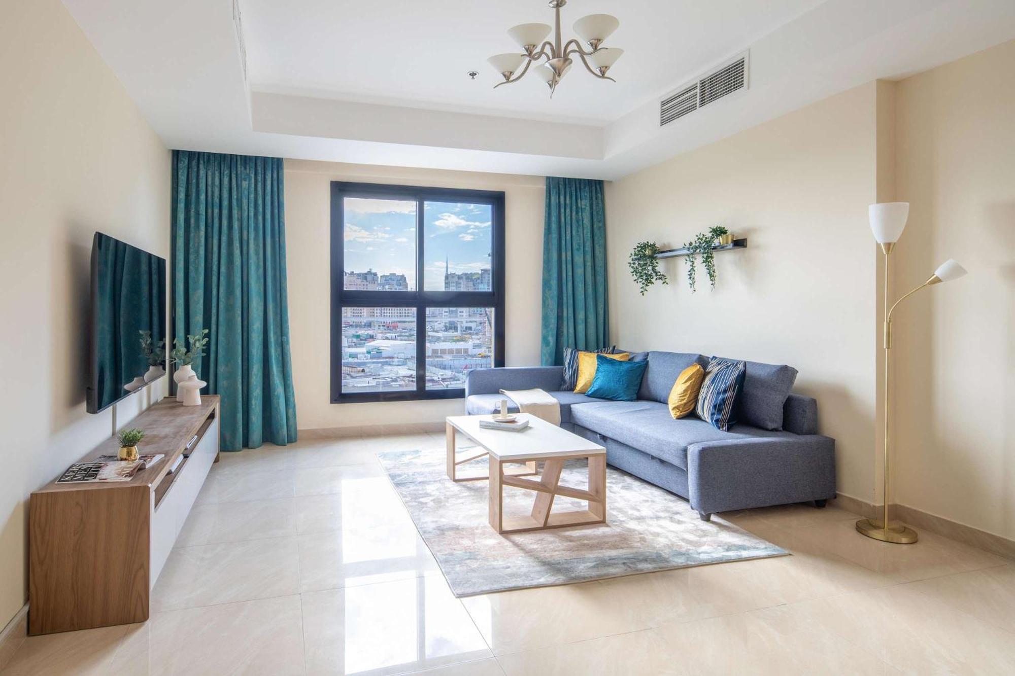 Frank Porter - Riah Tower Apartment *
