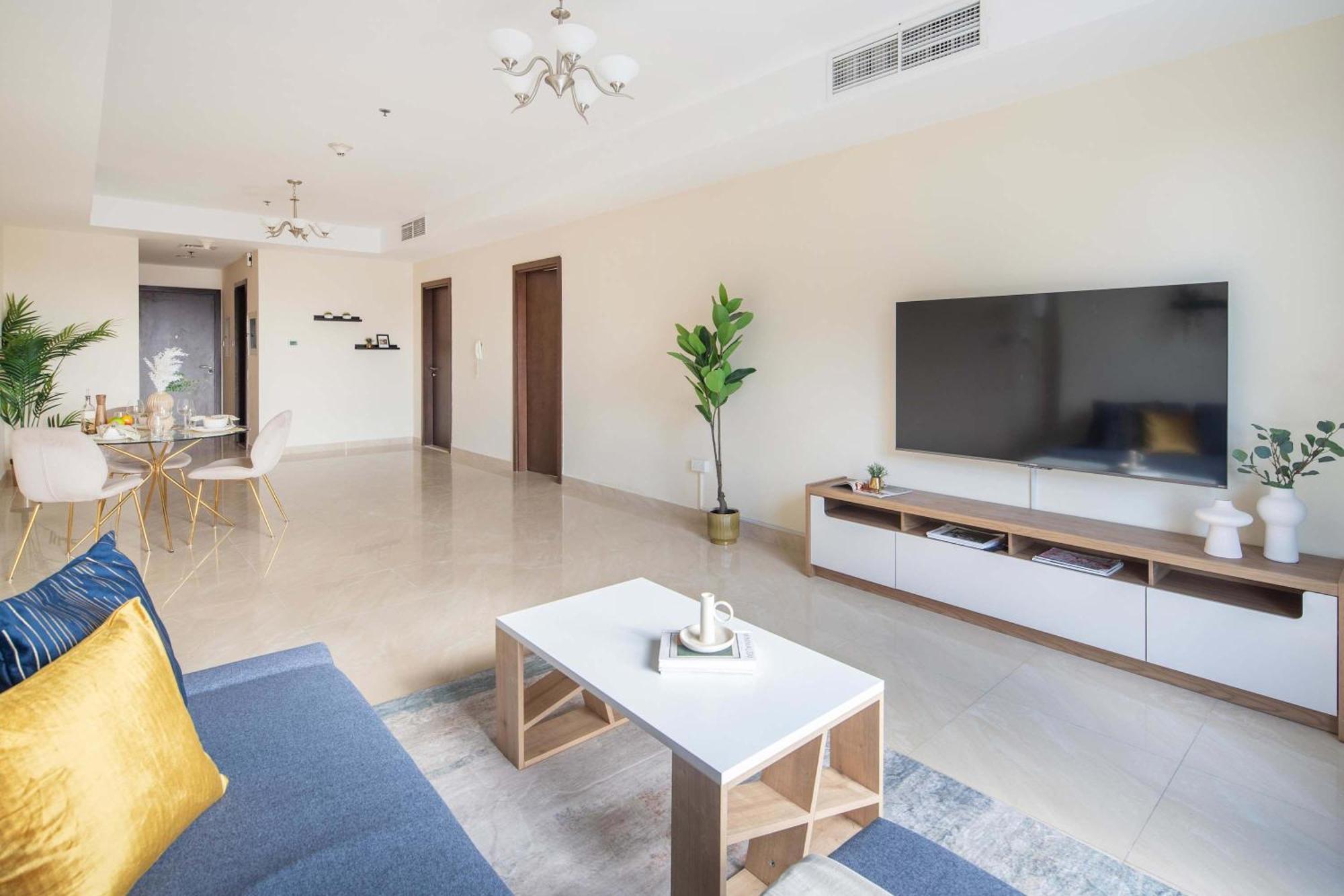 Frank Porter - Riah Tower Apartment Dubai